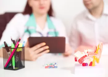 Otoskleroz Nedenleri ve Belirtileri – Otoskleroz Tedavisi